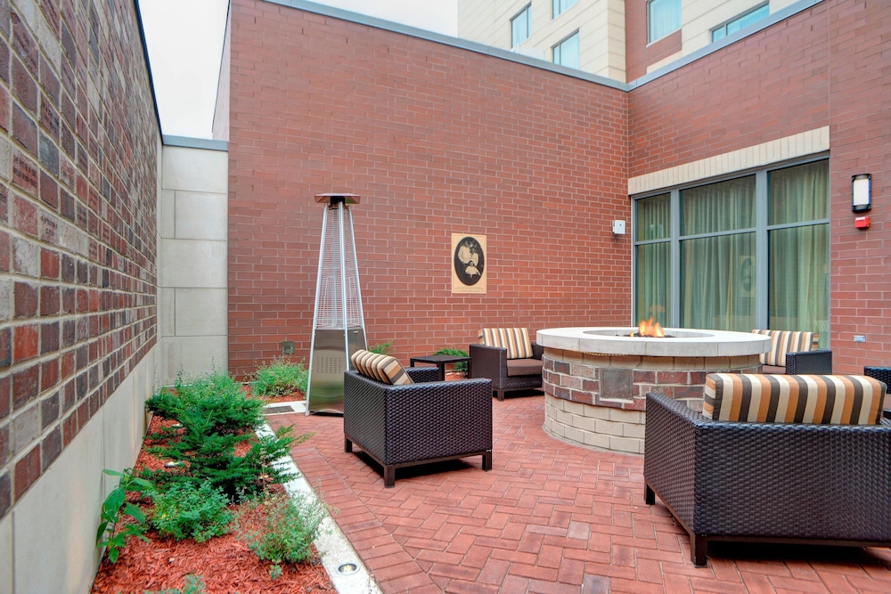 Courtyard Muncie at Horizon Convention Center 11/55