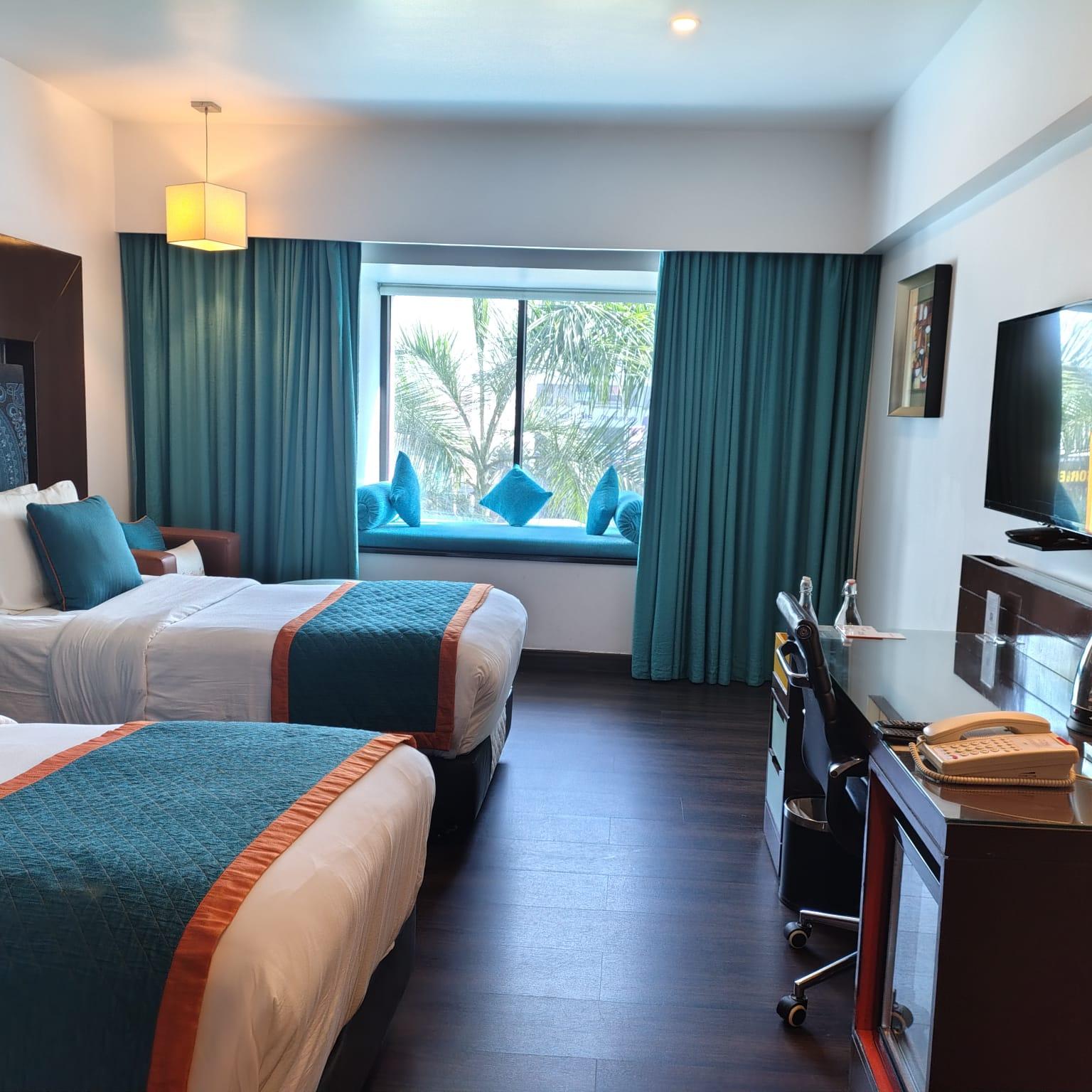 Room, King Bed, Bay View