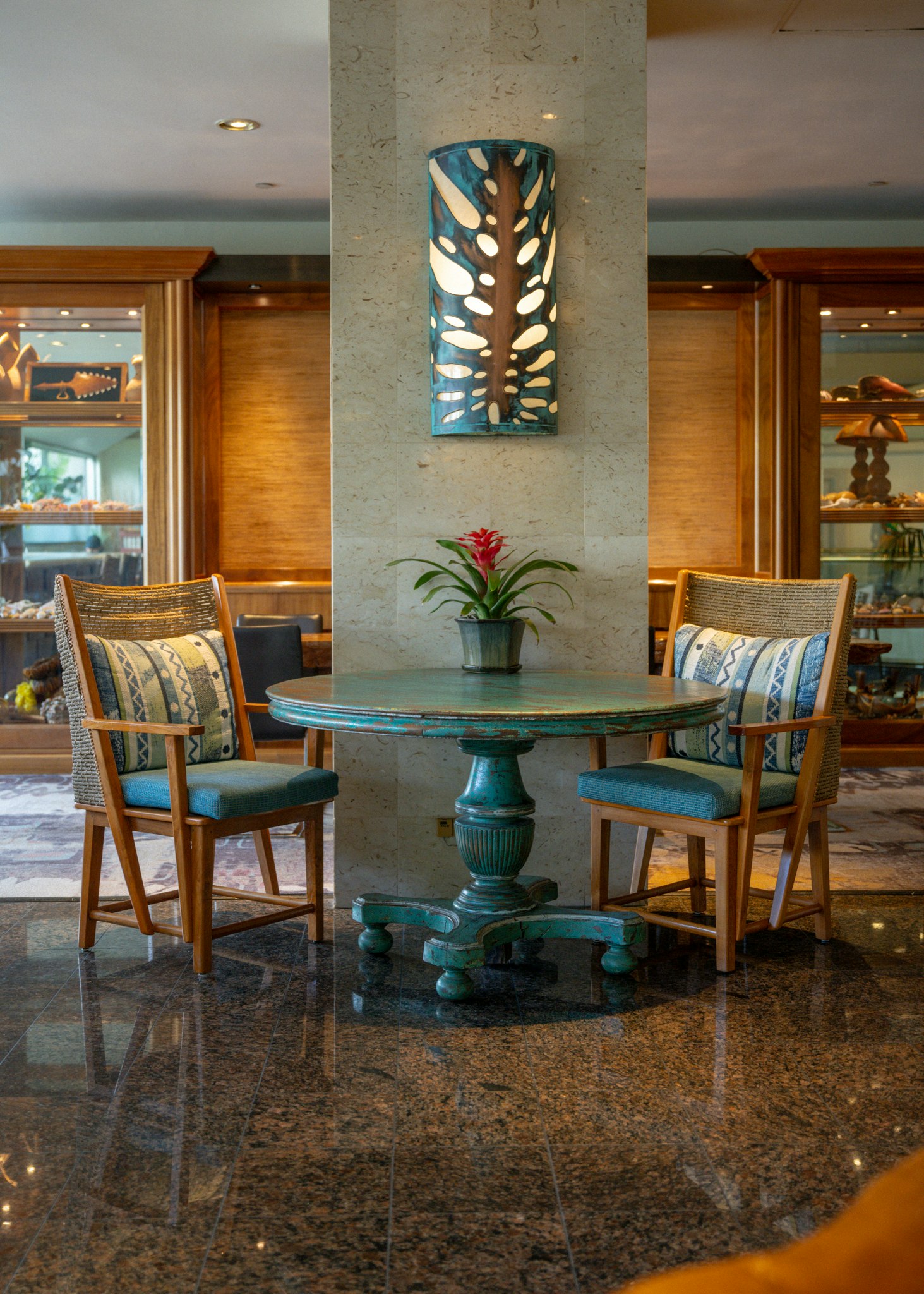 Luana Waikiki Hotel and Suites 36/50
