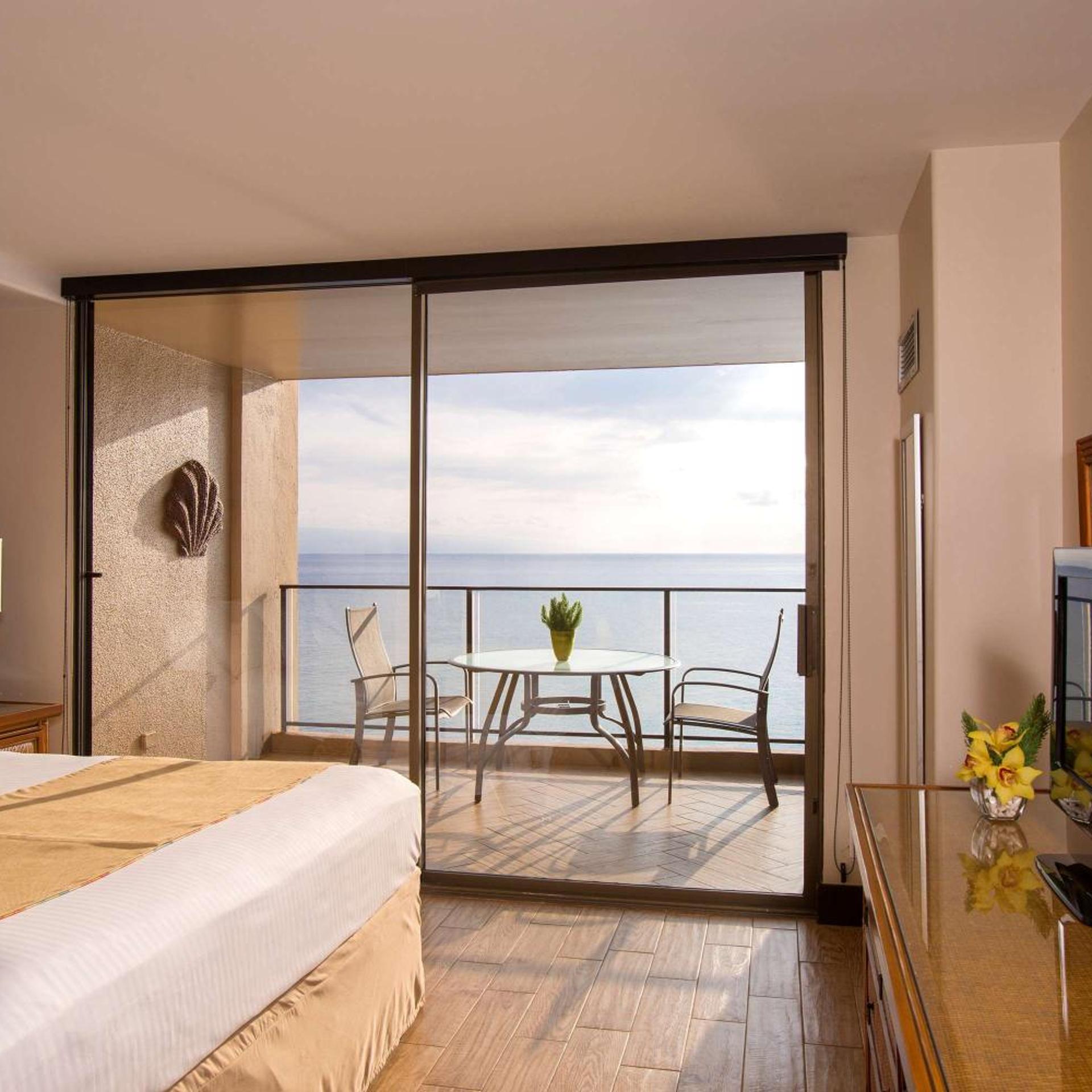 1 Bedroom, Suite, King Bed, Ocean Front
