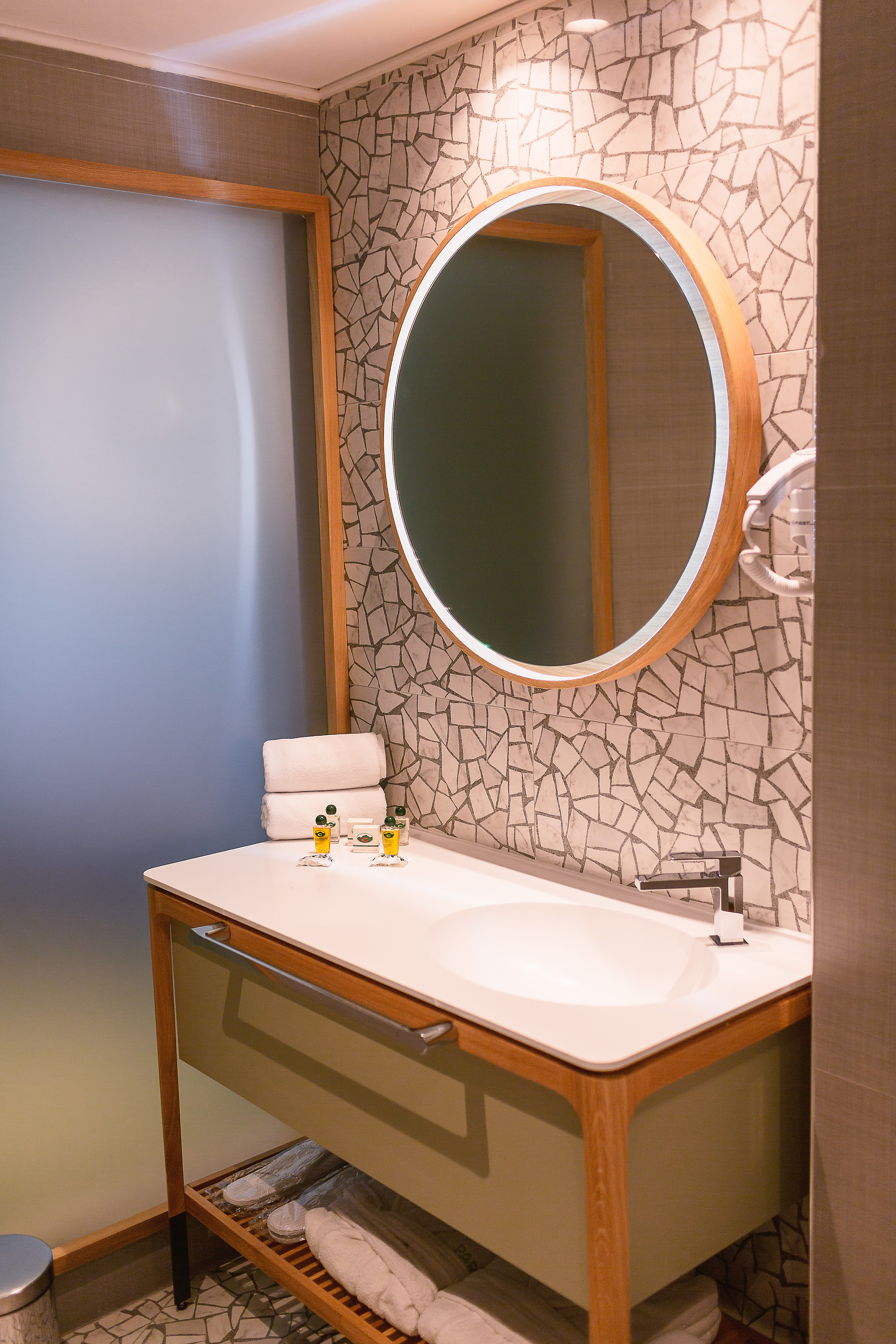Carine Hotel Centar 48/50