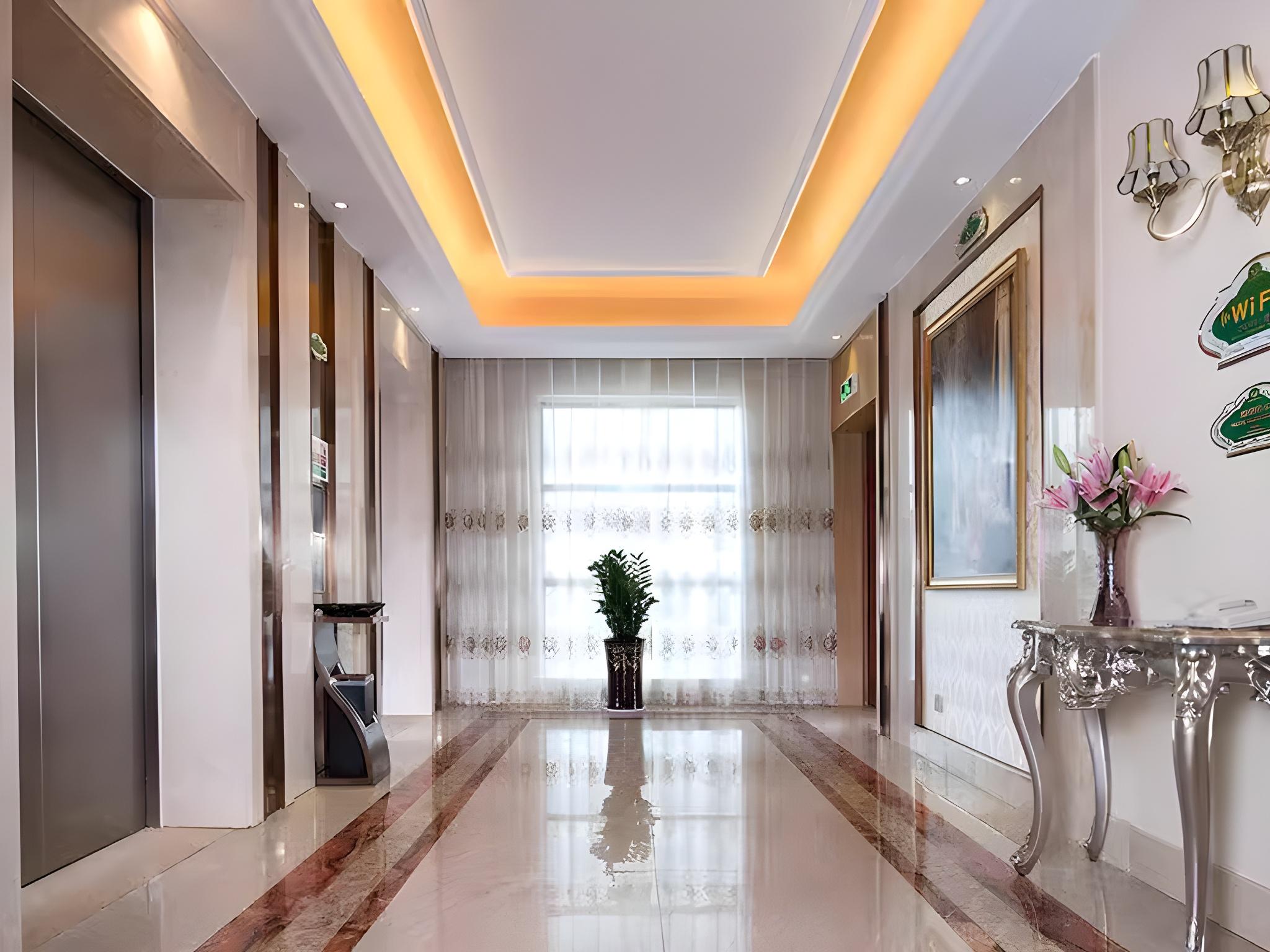Vienna International Hotel (Zhuhai Tangjiawan University Town) 30/35