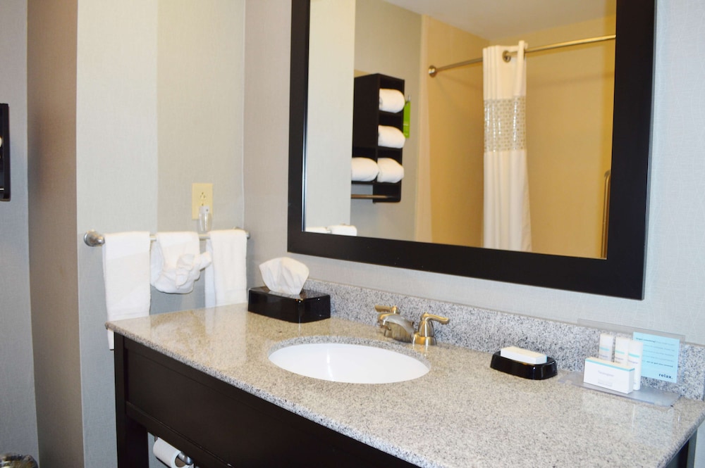غرفة بسرير كينج بمطبخ صغير لذوي الإعاقة، Hampton Inn Foley 9/10