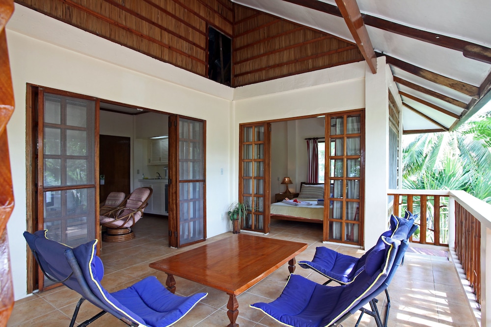 El Galleon Beach Resort Asia Divers 48/68