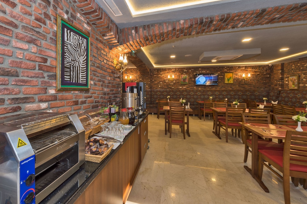 Aprilis Gold Hotel 40/50
