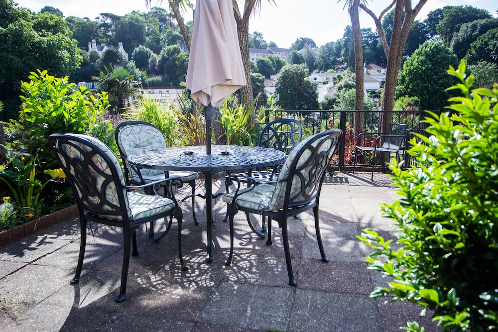 Harbour Heights Guest House 34/41