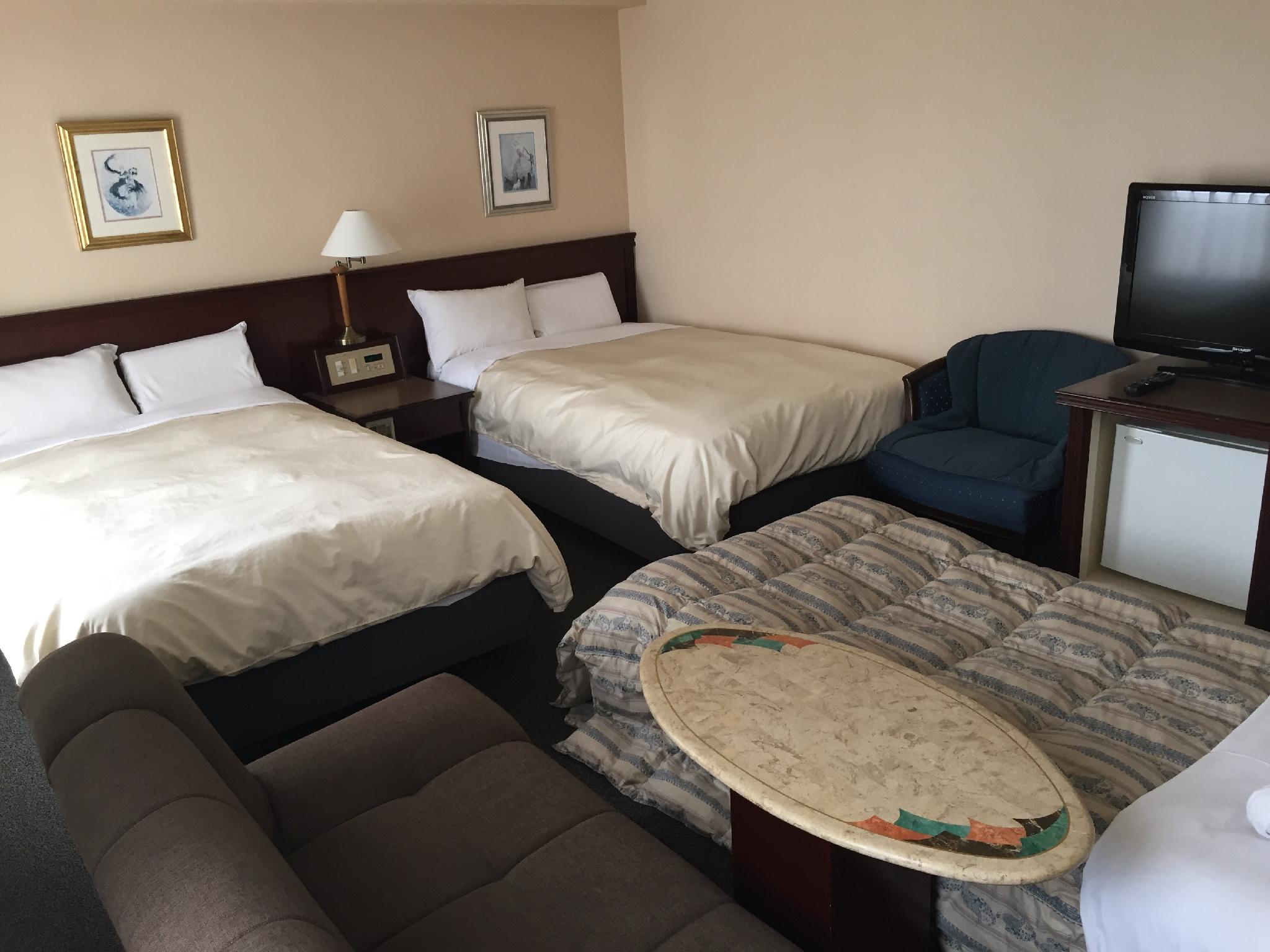 Family, Quadruple, Twin Beds, Two Extra Beds