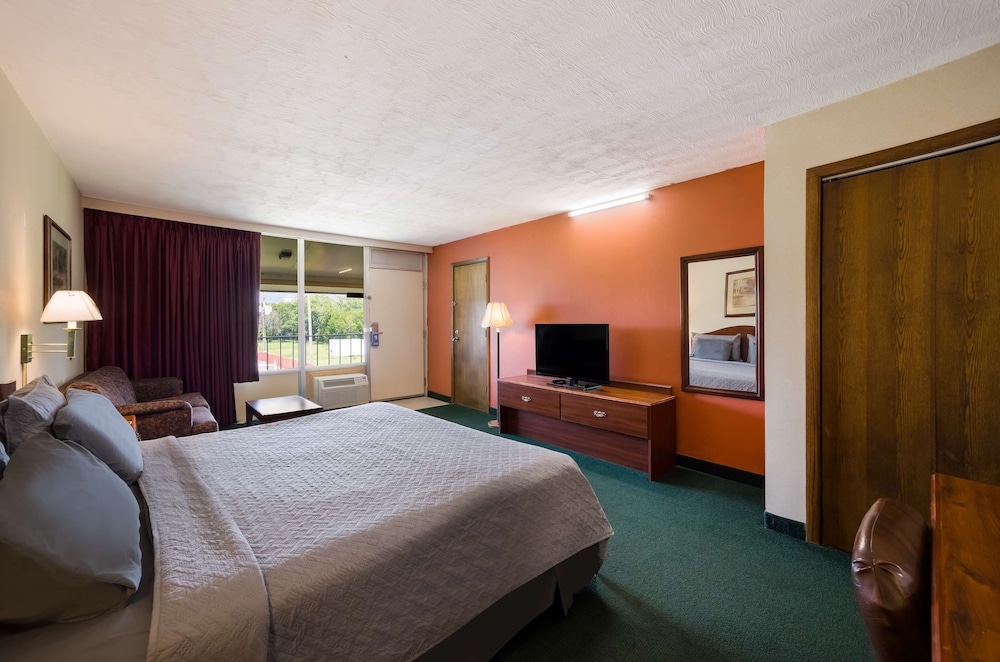 Travelodge by Wyndham Oakley 27/63