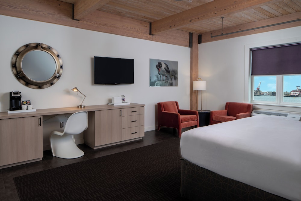 ROOM, KING BED, HARBOUR VIEW