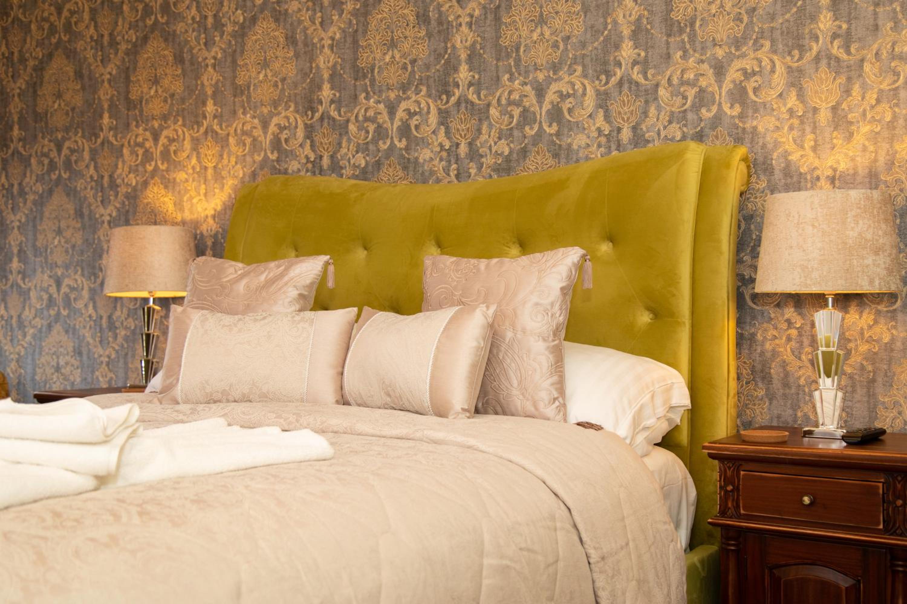 Superior, King Bed