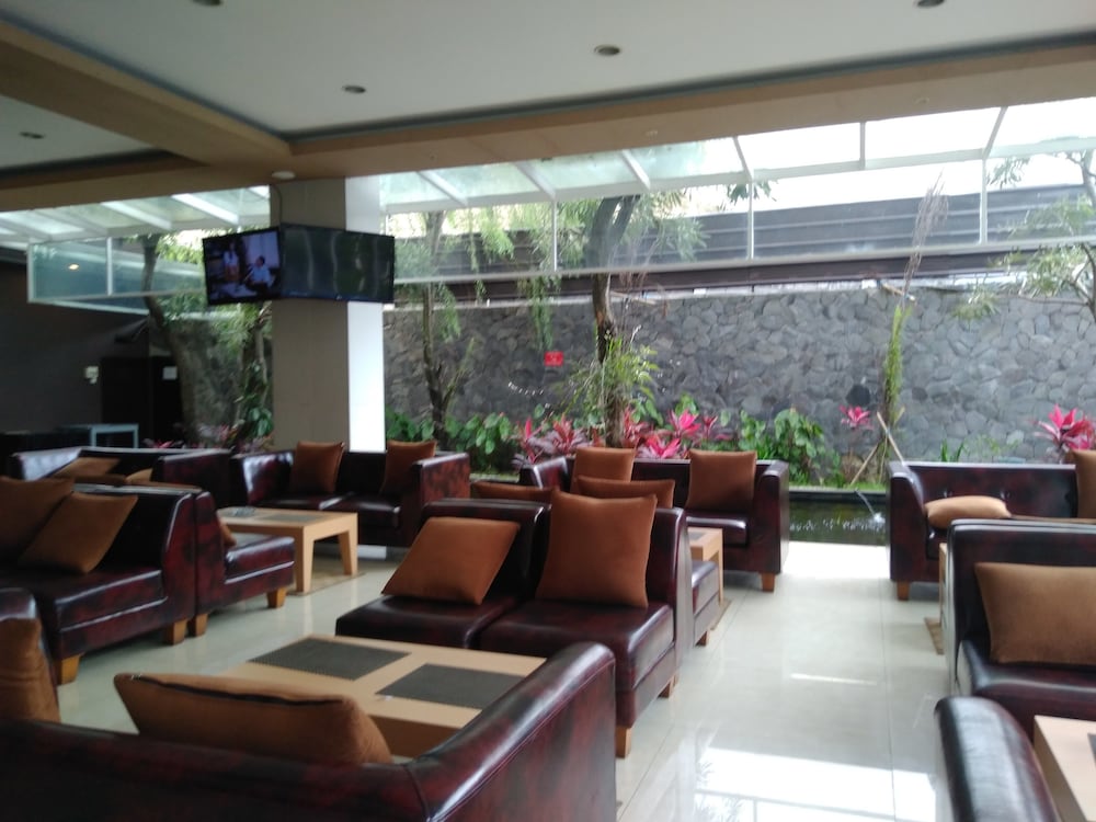 Oasis Siliwangi Sport Hotel 34/48