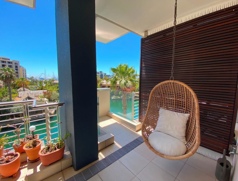 Mountain Marina Luxury Apartments 23/50