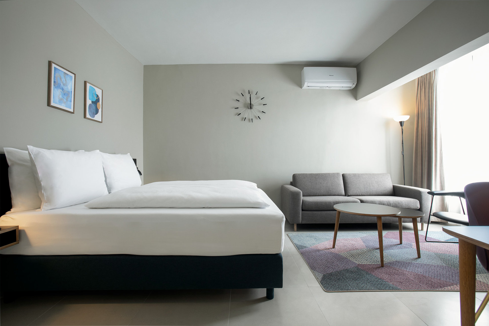 DELUXE ROOM