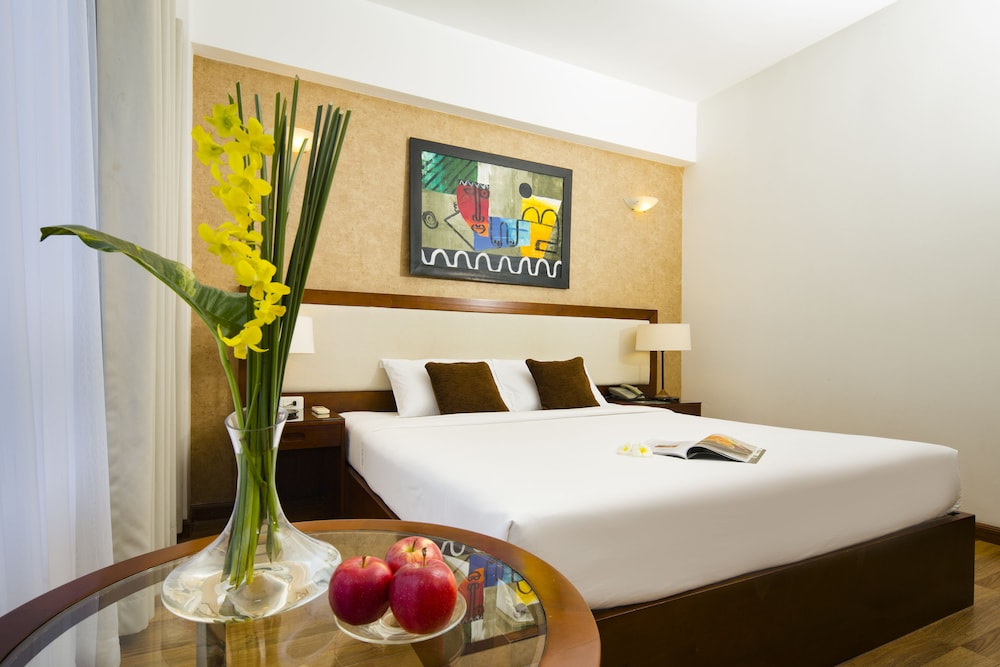 Starlet Hotel 30/64