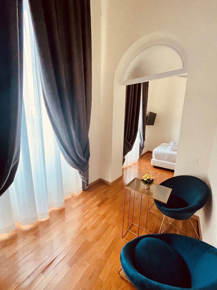 Trevi Rome Suite 11/50