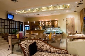 CRYSTAL CITY HOTEL 21/49