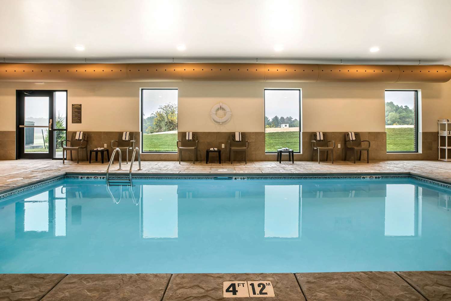 Comfort Inn and Suites Ames Near ISU Campus 21/41