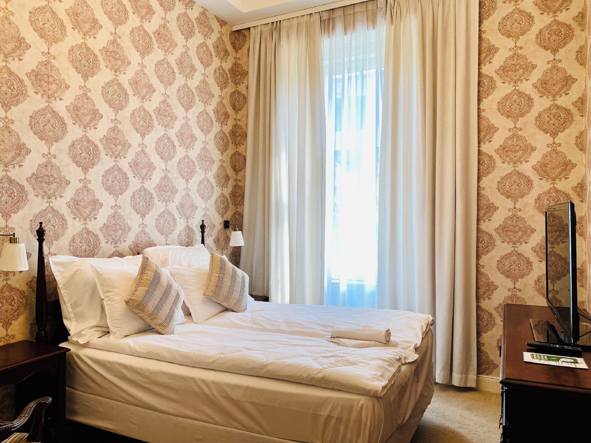 OPERA16 Guestrooms 6/37