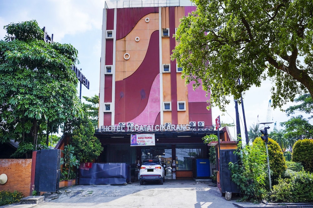 Collection O Cikarang Near Water Boom Lippo Cikarang Formerly Hotel Teratai 31/33