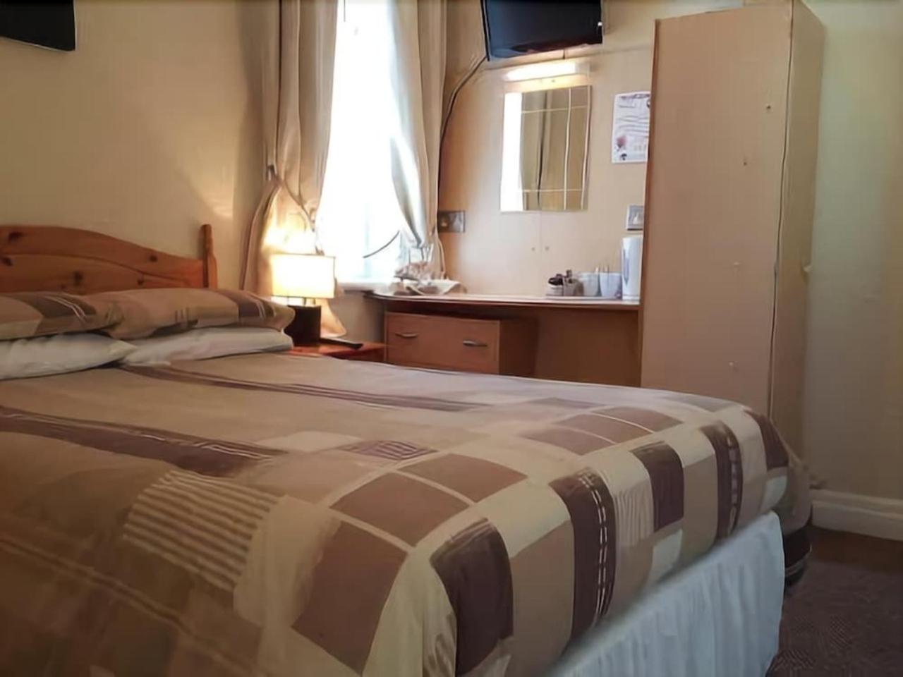 Compact Double Room، The Hawkes Hotel 2/7