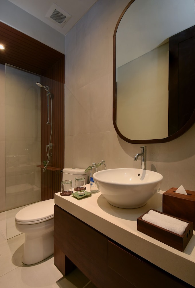JAPA Suites and Villas 84/91