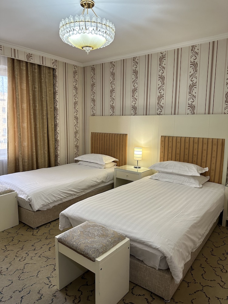 STANDARD, TWIN BEDS, COURTYARD AREA