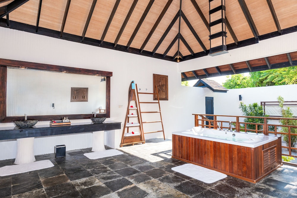 Hideaway Beach Resort and Spa 14/123