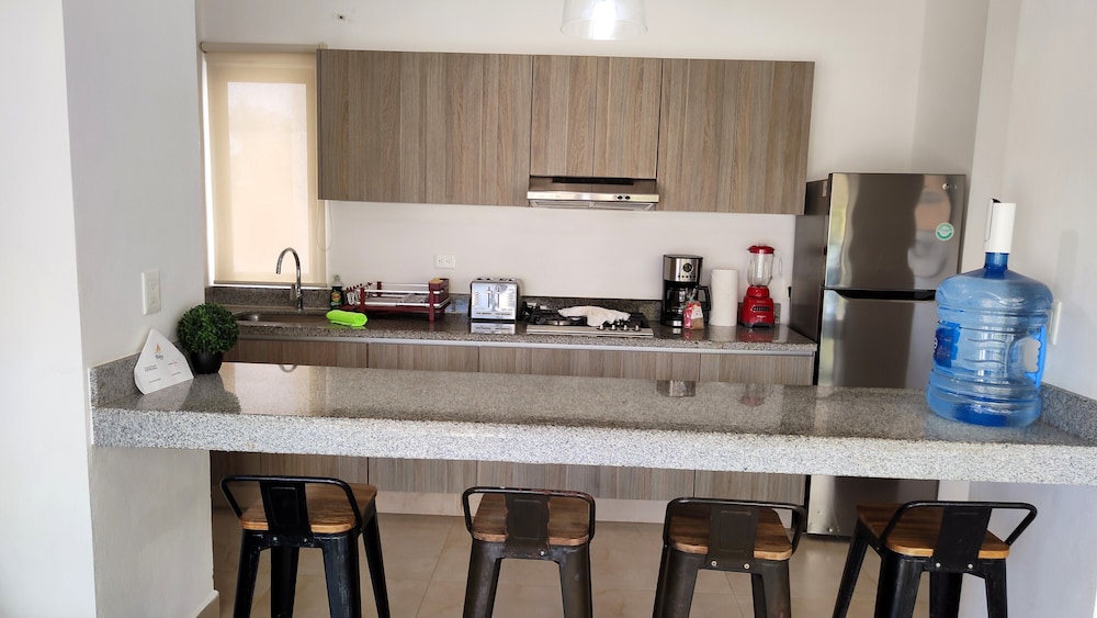 Velas Condos 35/48