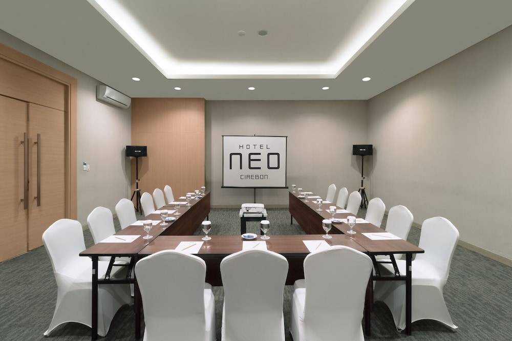 Hotel Neo Cirebon 44/51