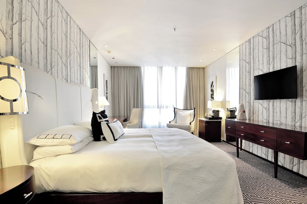 Davinci Hotel And Suites On Nelson Mandela Square 32/67