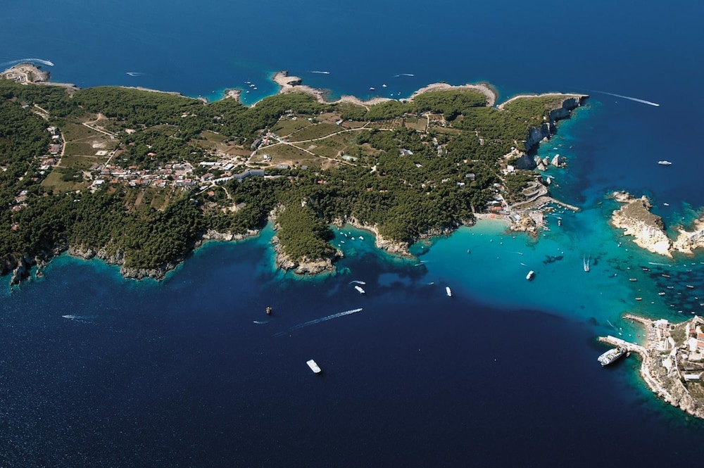 HOTEL KYRIE ISOLE TREMITI 30/40