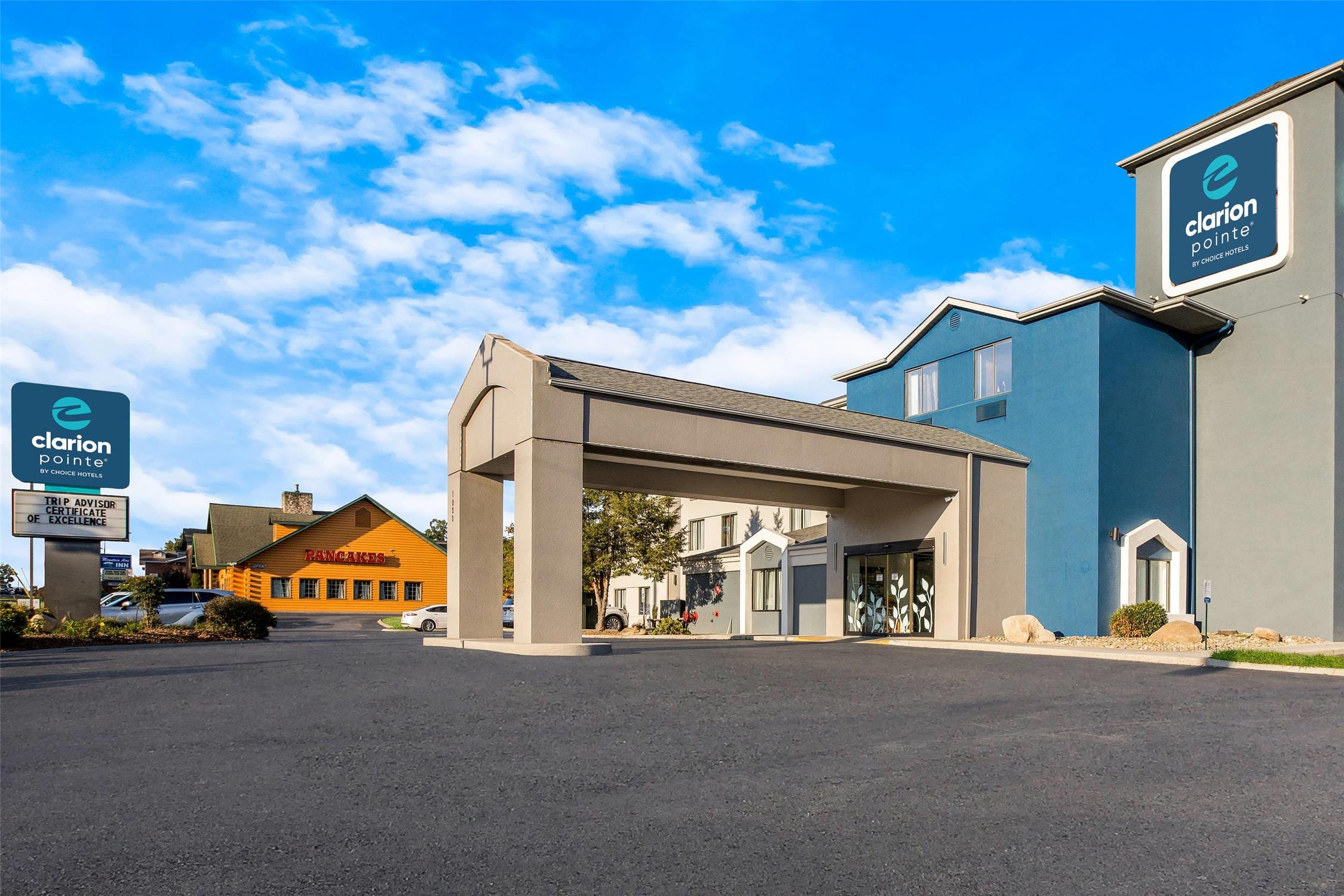 Clarion Pointe Sevierville-Pigeon Forge 39/43