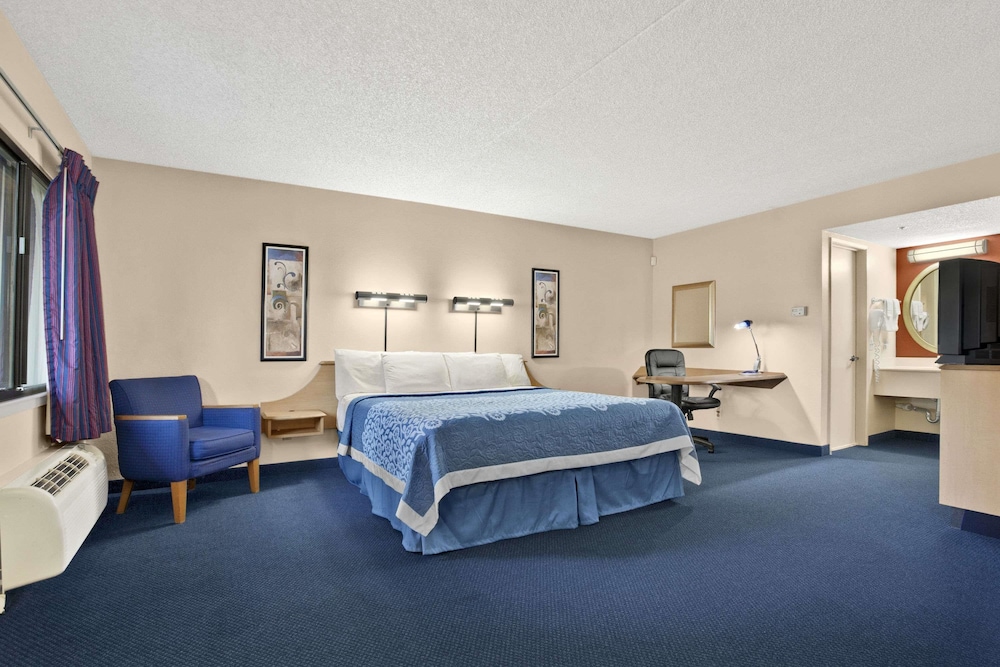 Days Inn by Wyndham Buena Park 23/34