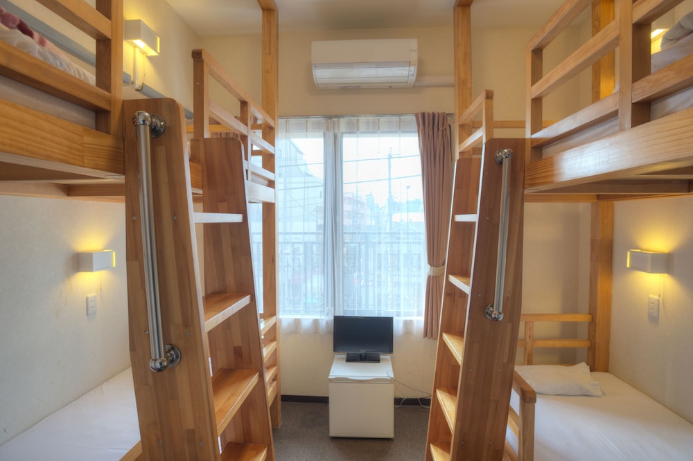Palace Japan Hotel 44/45