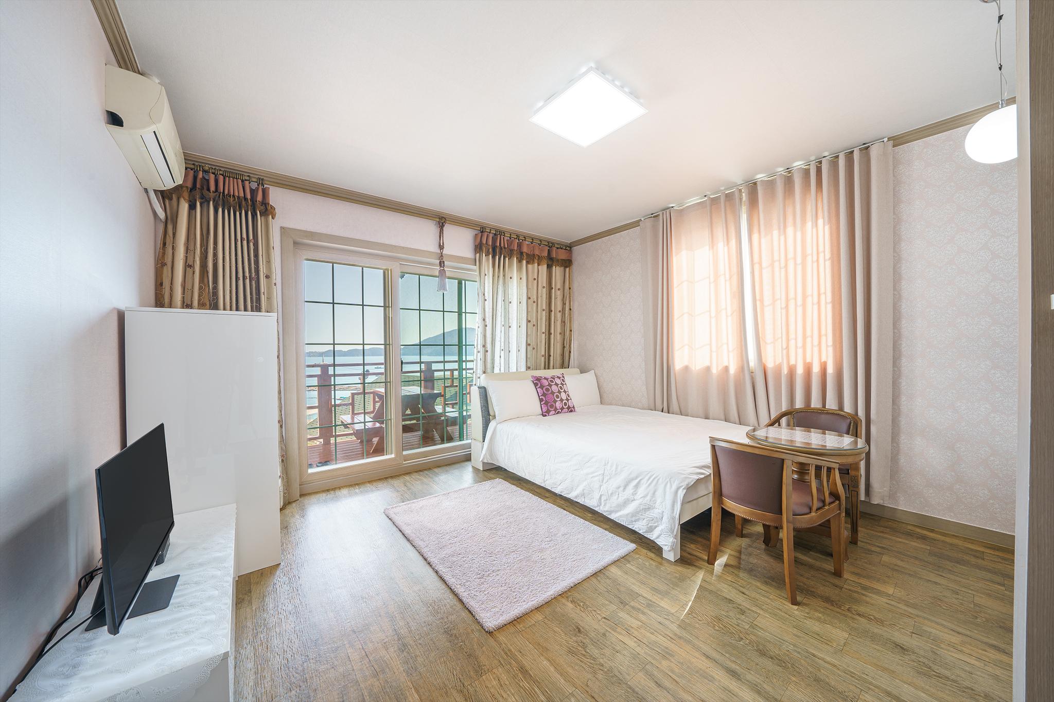 Geoje New Happy Pension 10/23