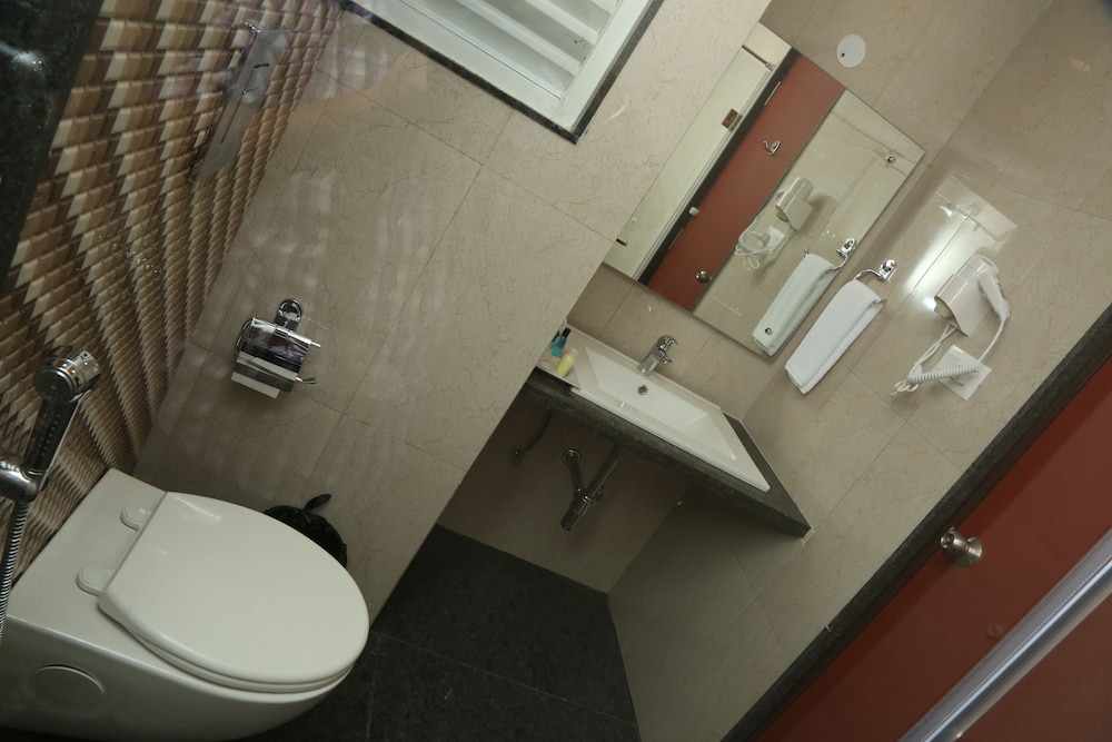 I V Sanctum Hotel 47/49