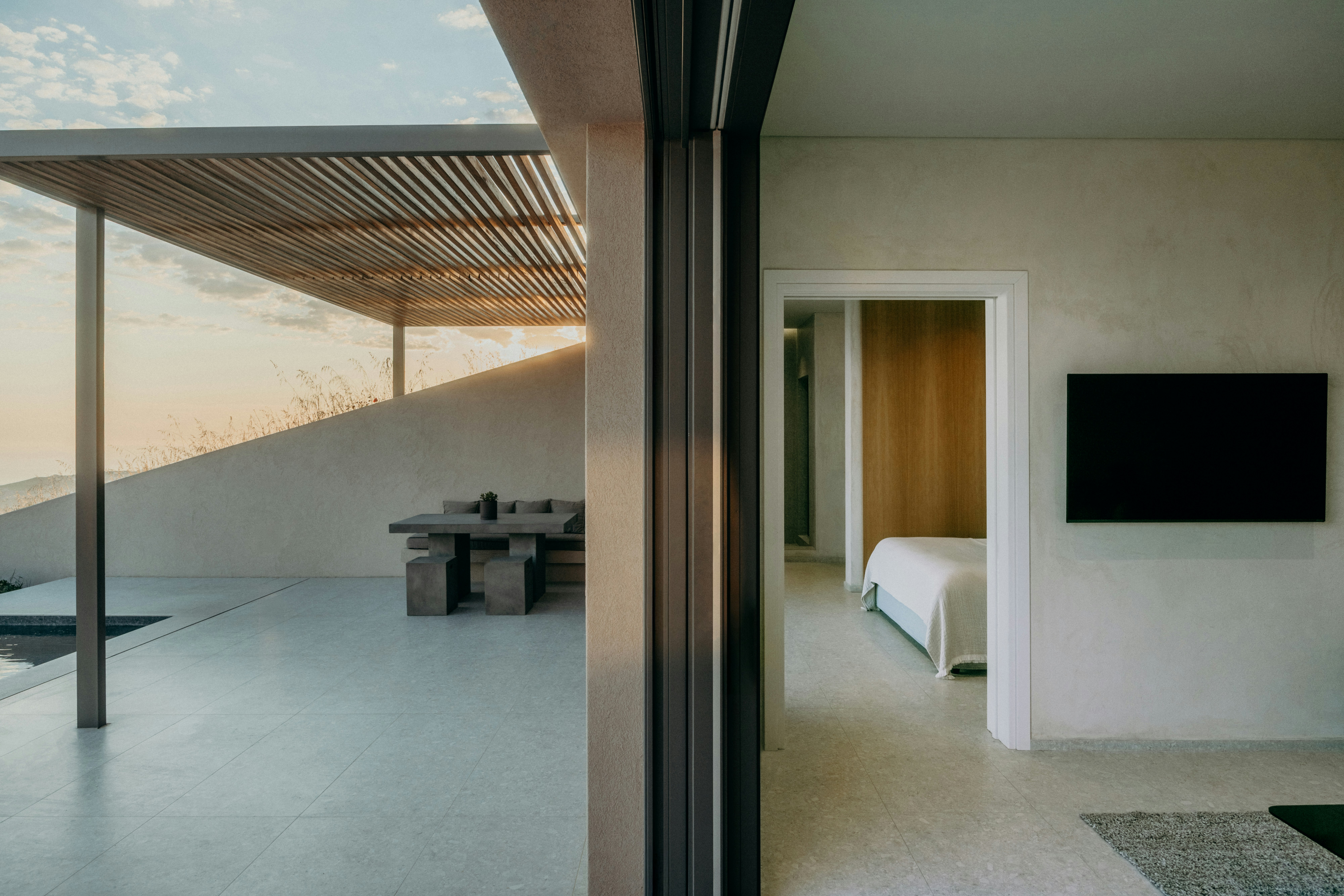 Santorini Sky Luxury Resort 30/50