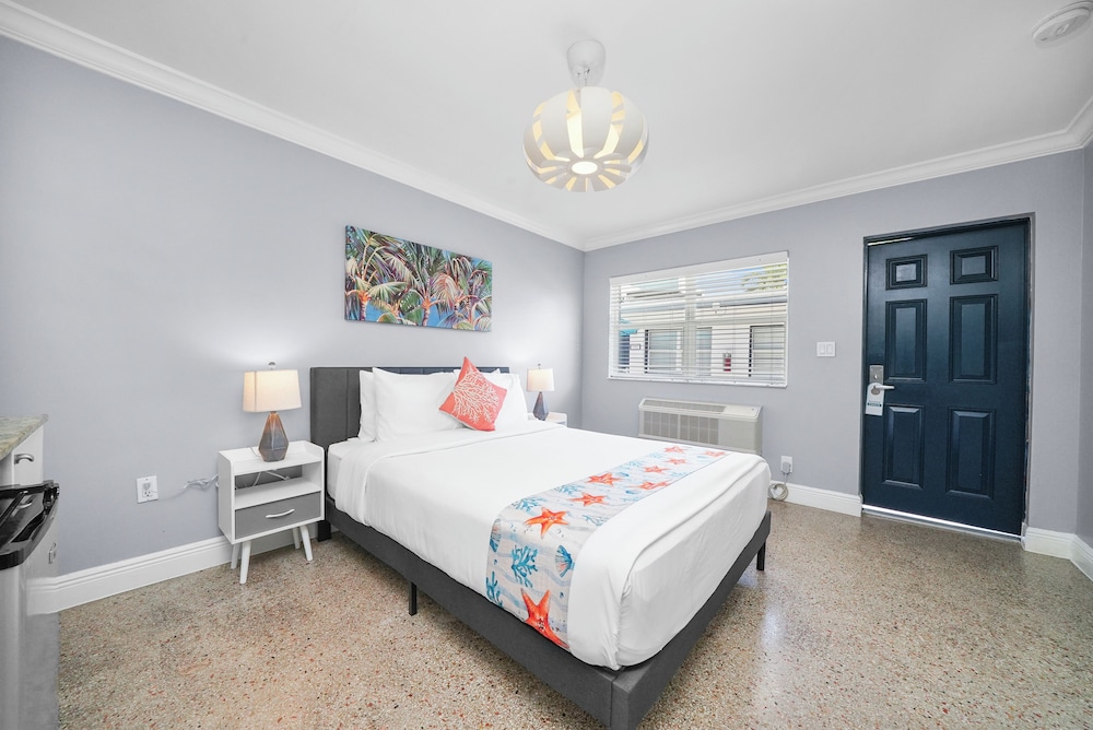 Hollywood Beach Suites Hostel Hotel 24/75