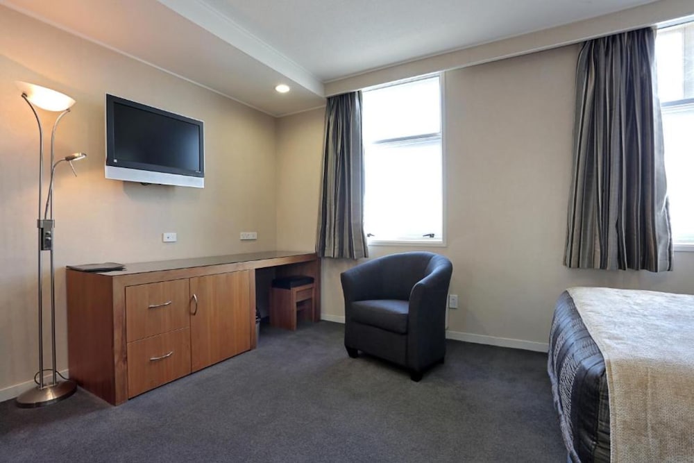 Kelvin Hotel 28/32