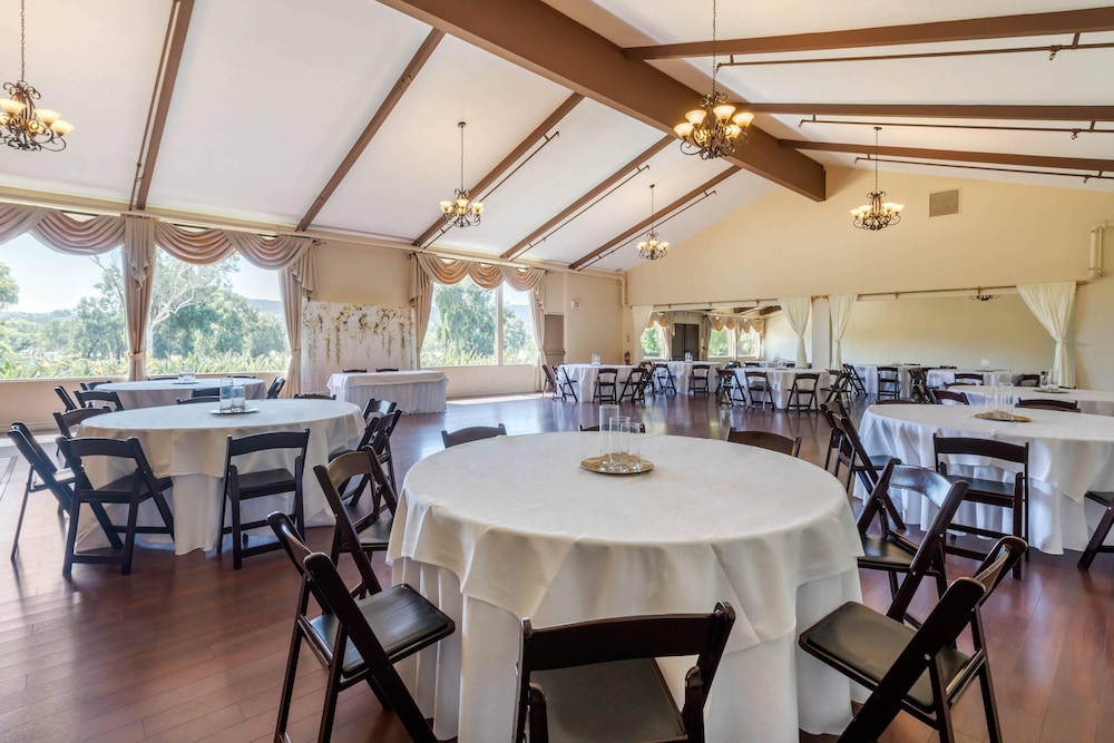 Carlton Oaks Lodge, Ascend Hotel Collection 49/71