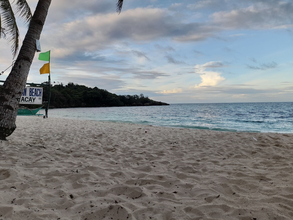 Marnin's Place Boracay 41/50