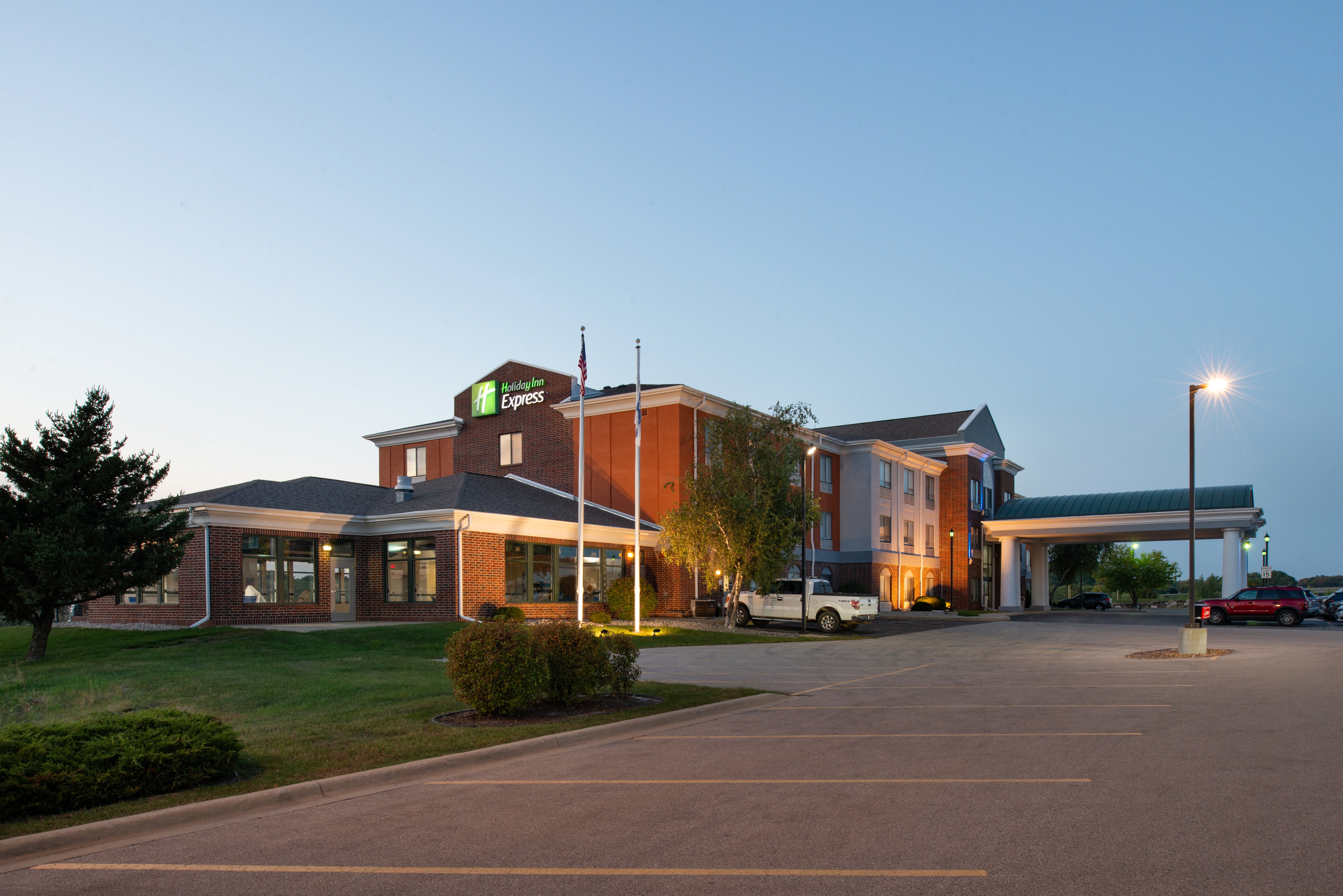 Holiday Inn Express Hotel Suites Fort Atkinson 2/74