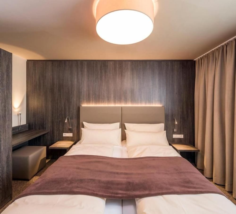 Myhotel Munchen 25/43