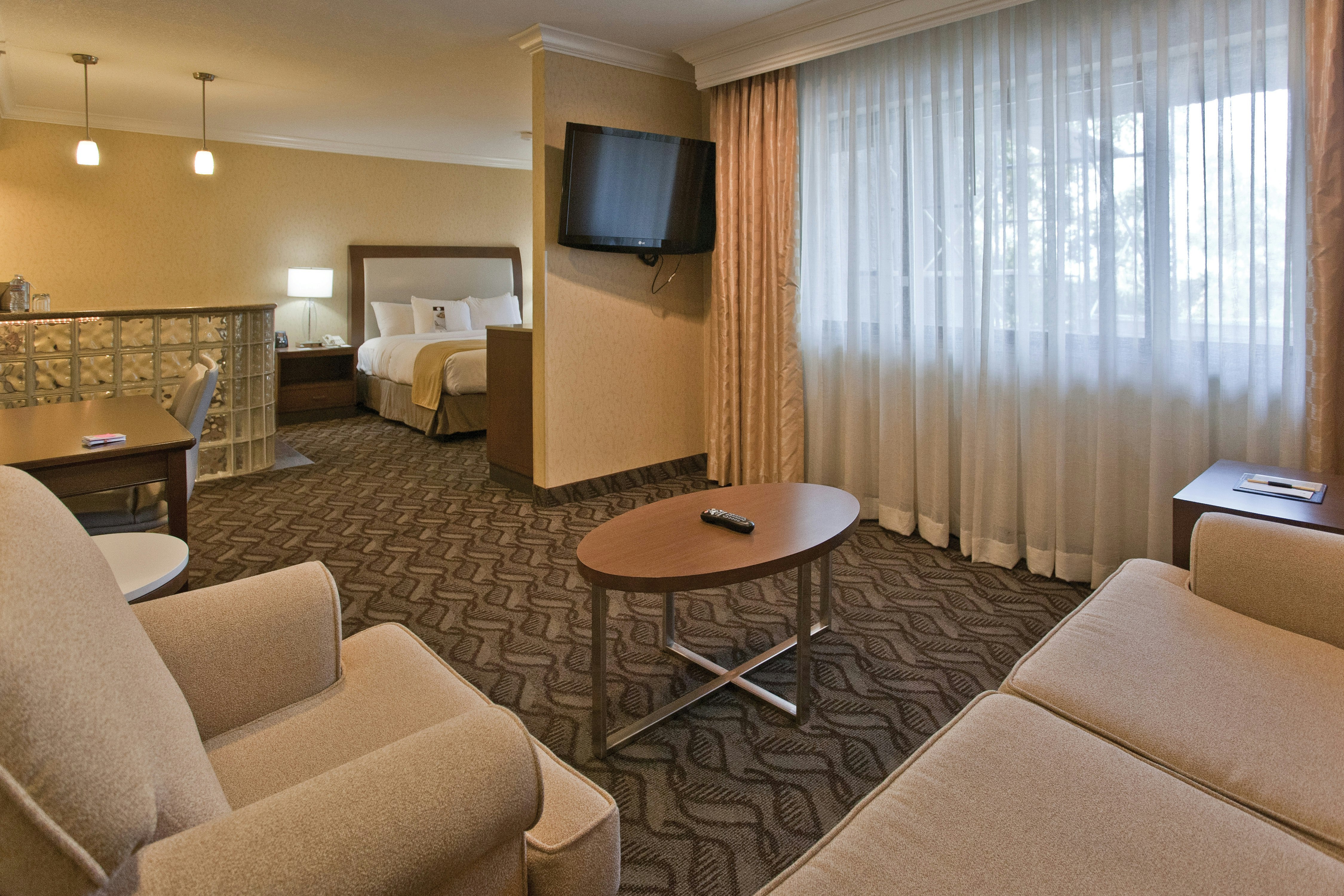 DoubleTree by Hilton Hotel Los Angeles Rosemead 22/42