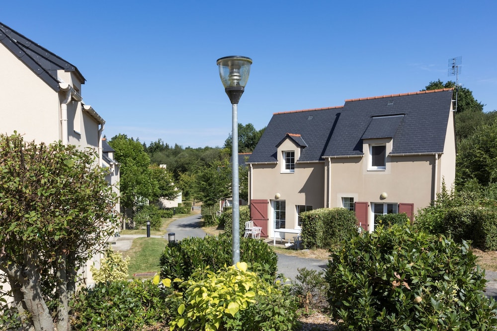 Le Domaine De L'emeraude 5/63