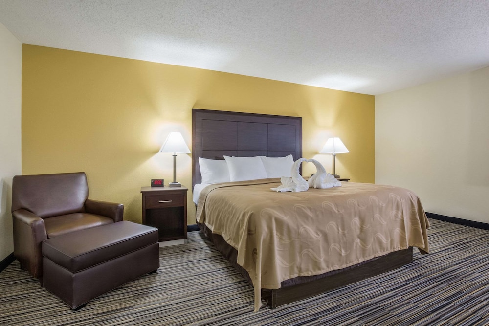 Quality Inn Grayville, IL 10/35