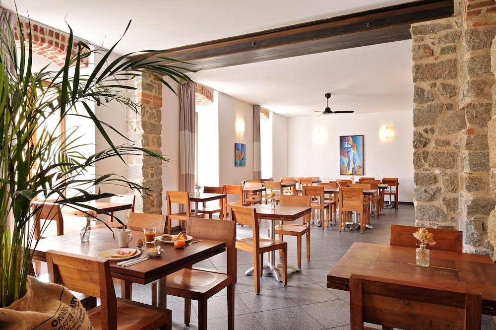 Kalliste Hotel 44/50