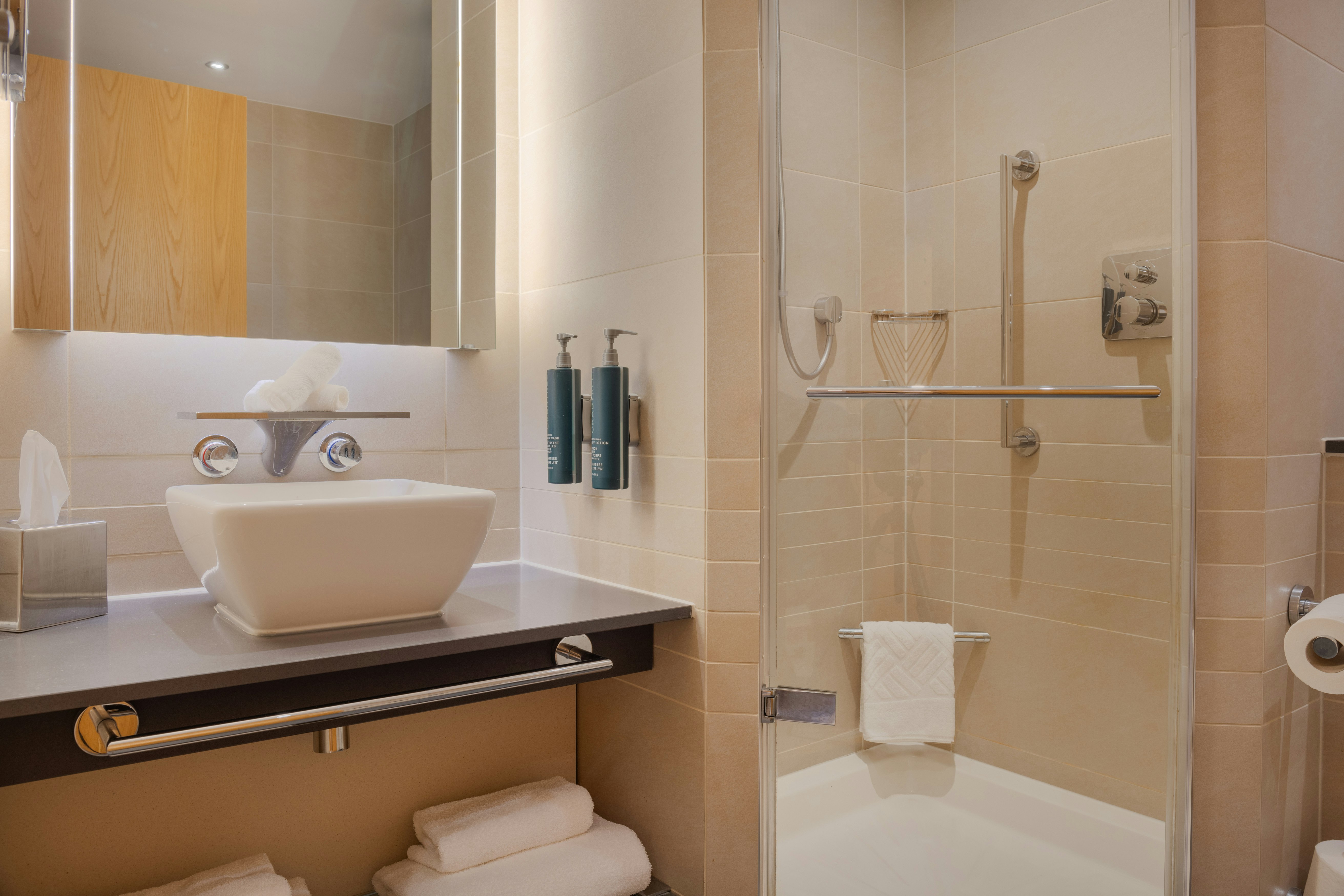 غرفة ديلوكس عائلية، Hilton At St Georges Park Burton upon Trent 5/6