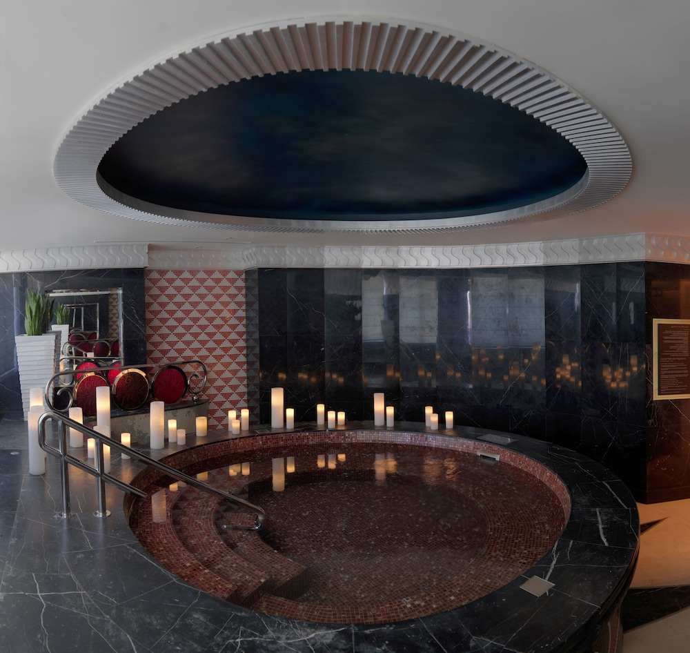 swimming pool spa