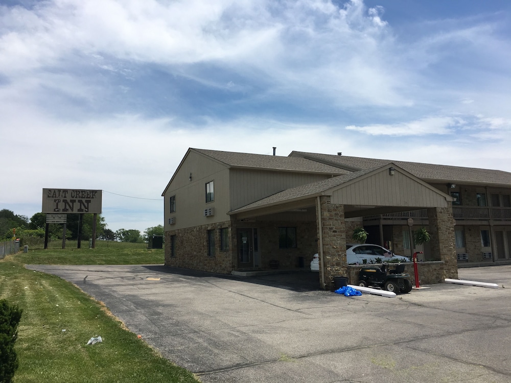 Salt Creek Inn 30/36